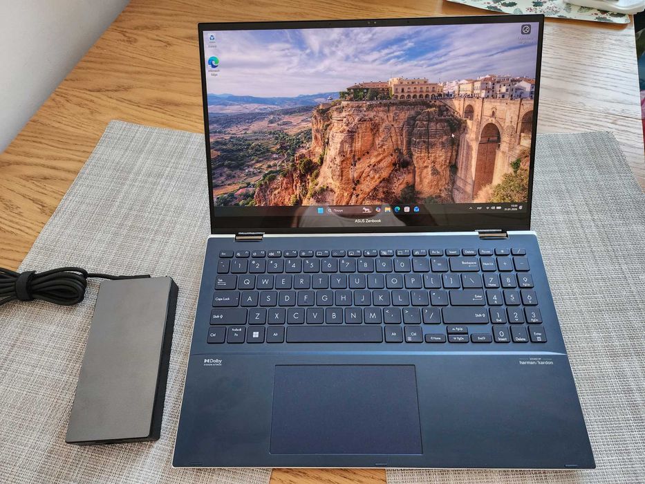 Asus Zenbook 15 Flip Q539ZD 15.6" OLED i7-12700H 16 1TB SSD Arc A370M