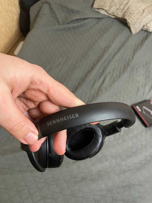Безпровідні навушники Sennheiser HD 4.40BT 440