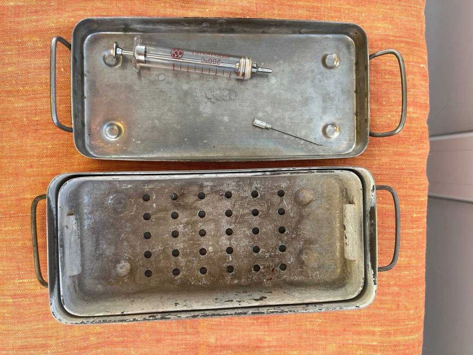 Стерилізатор і шприц