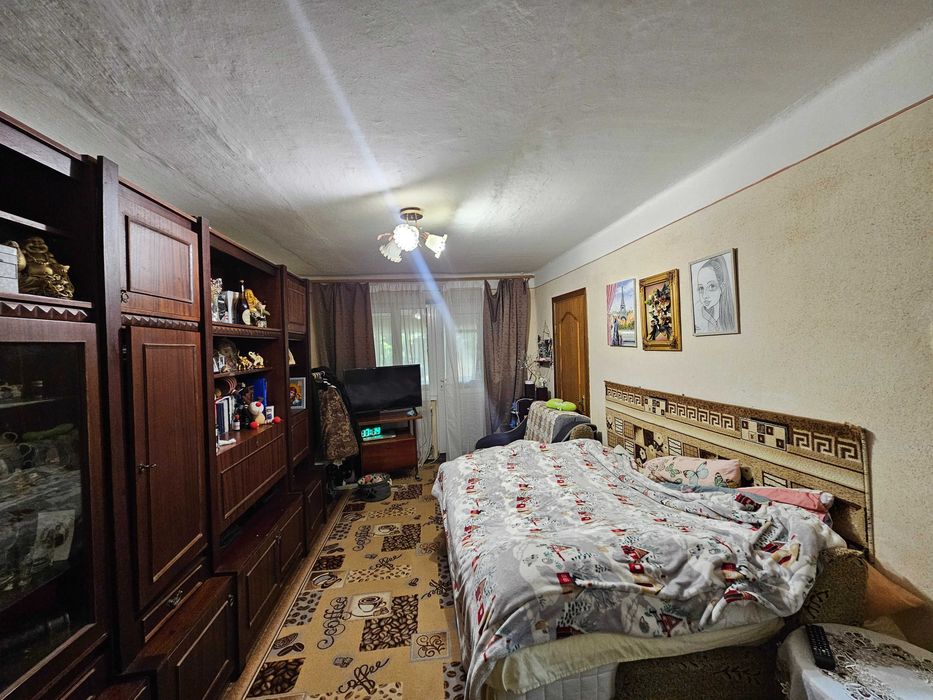 Продаж двохкімнатної квартири в Поляні