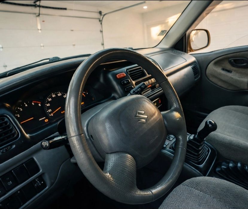 SUZUKI  GRANDE VITARA COM AR condicionado, bom estado