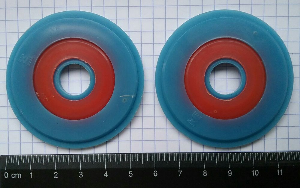 Приспособление для изготовления бубонов.