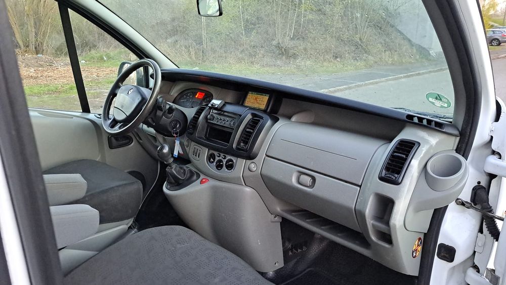 Renault Trafic Vivaro 2.5 dCi klima