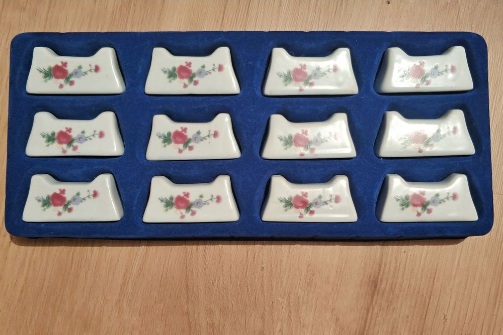 Porcelanowe stojaki na sztućce, vintage 12sztuk