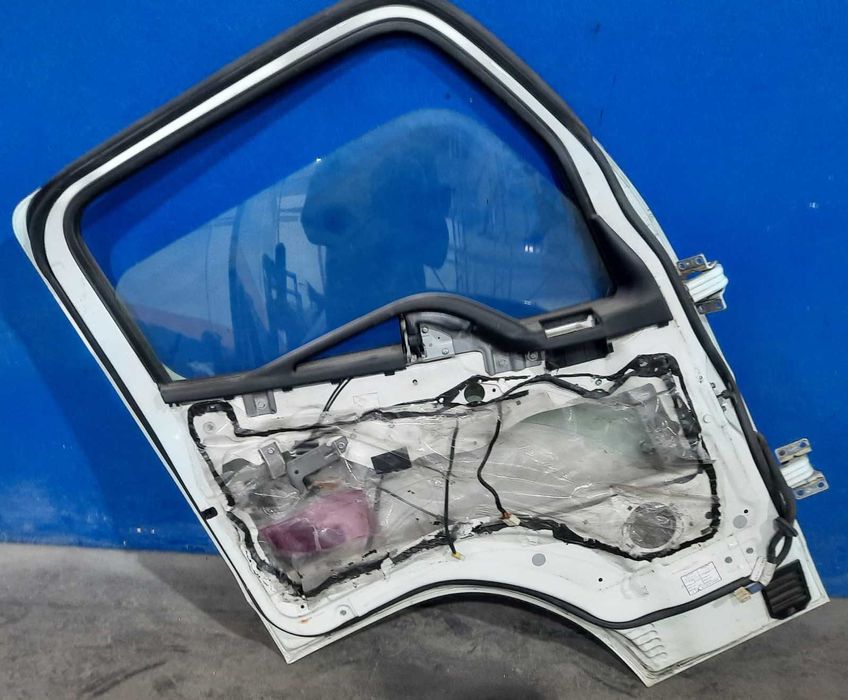 Mitsubishi Canter Fuso - 2017 - Porta esquerda, Painel Frontal, Banco