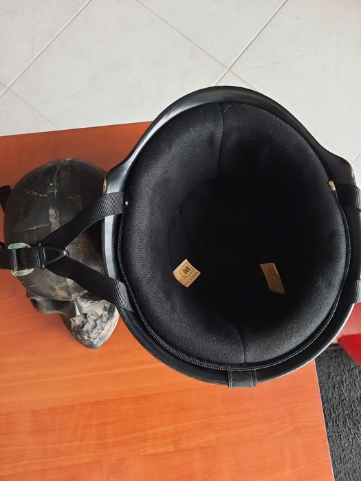 Capacete estilo militar