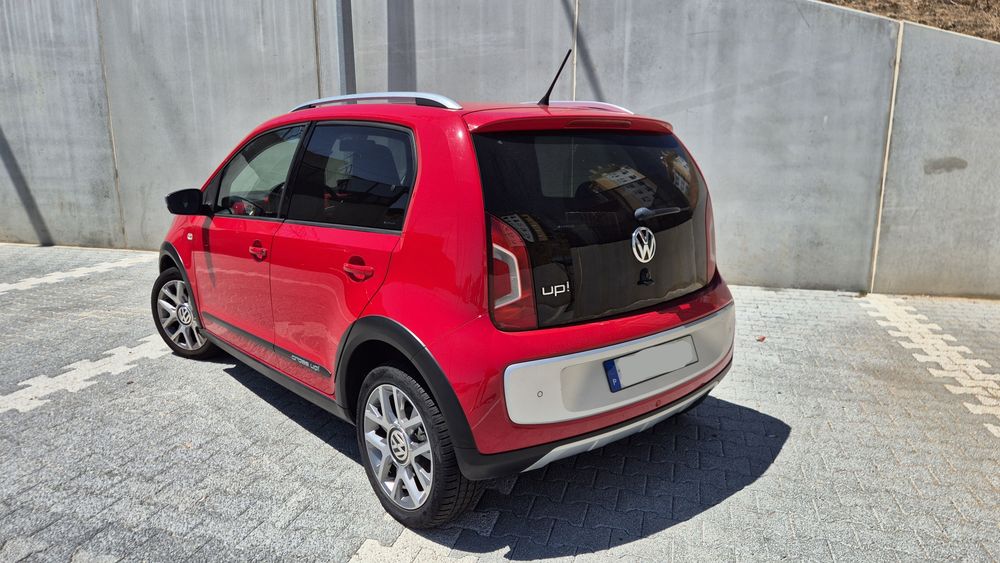 VW Up! Cross Up 1.0 75cv Full Extras