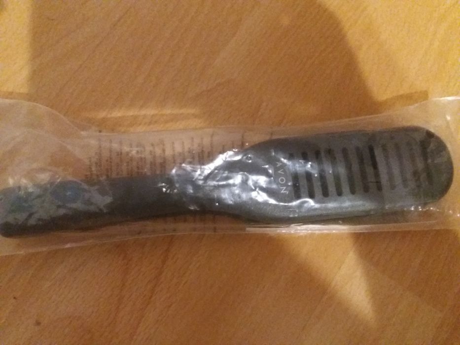 Avon szczotka prasująca do włosow