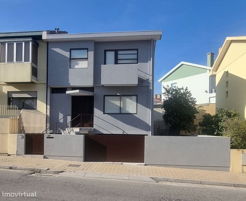 Moradia T3+1 com jardim em Gaia