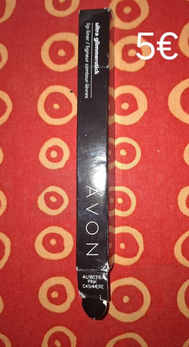 Vários produtos maquilhagem avon