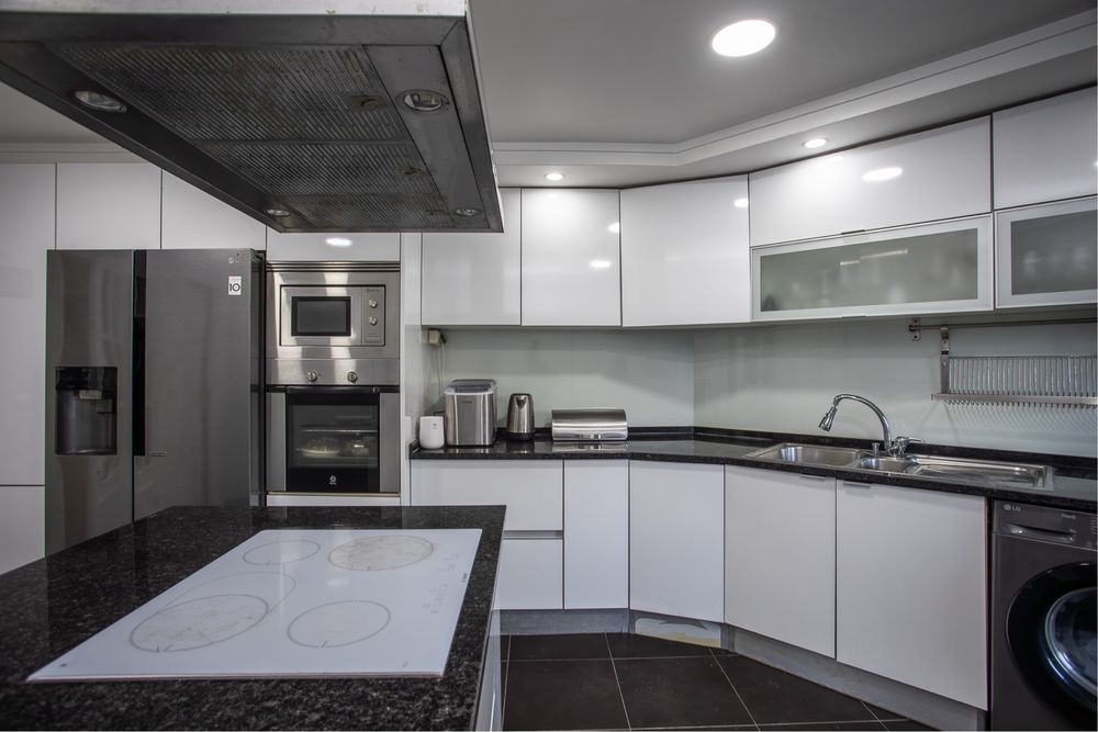 Vende-se Cozinha Funcional (Completa ou Separada) – Móveis, Pedra e Eletrodomésticos