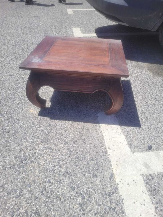 Mesa de madeira antiga