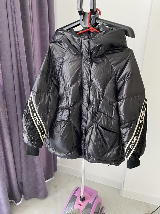 Зимовий пуховик