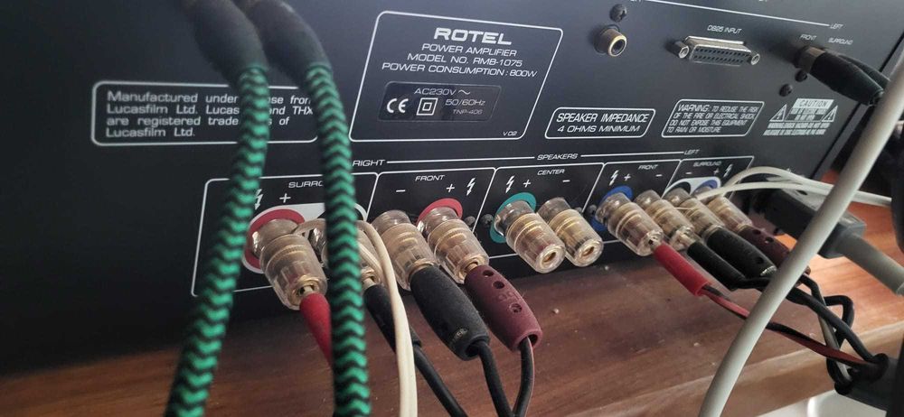 Amplificador de alta potência com 5 canais ROTEL RMB 1075 THX