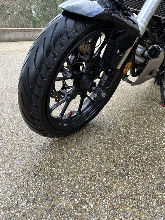 vendo mota honda 125 r 2019