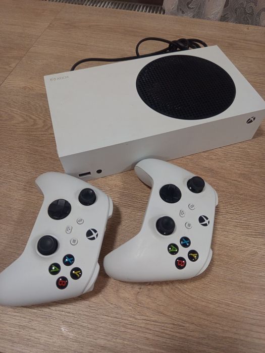 Xbox series S + 2 геймпади