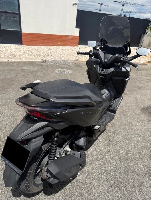 : Vende-se Honda Forza 125 em otimo estado !