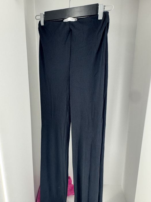 czarne spodnie bershka rozm s