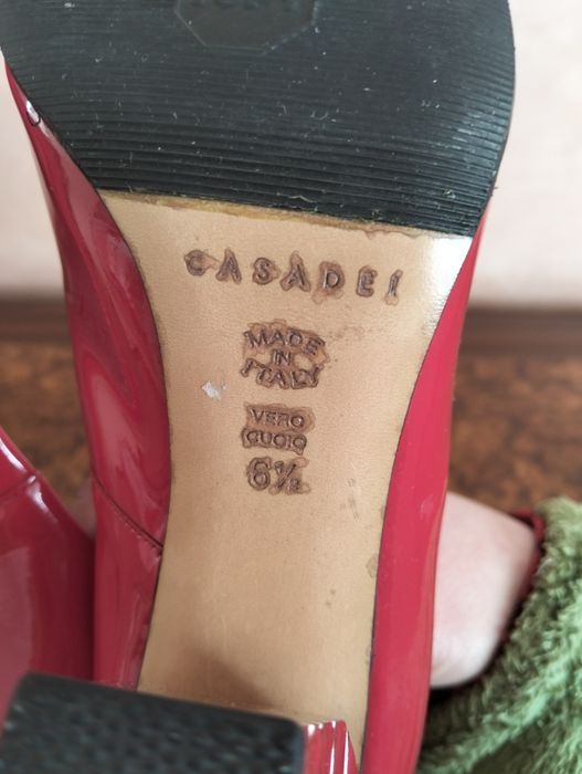 Туфлі Італія , лаковані в дуже гарному стані