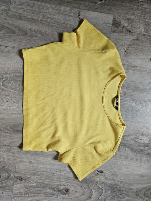 Żółty crop top Shein. Rozmiar M.