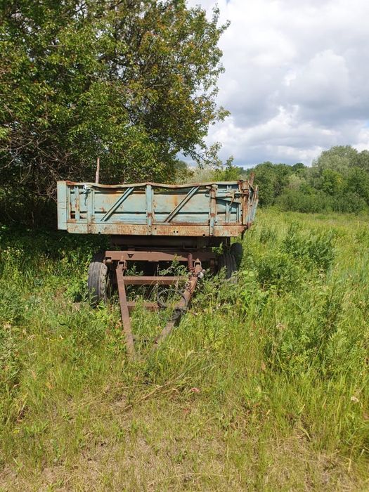 Продам трактор і 2 прицепа