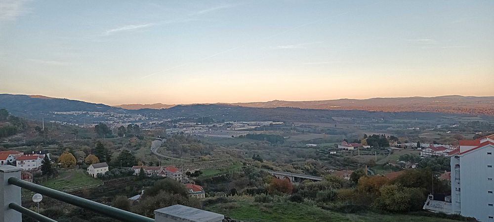 Quartos em Apartamento T3 Renovado: Vista e Localização Privilegiada