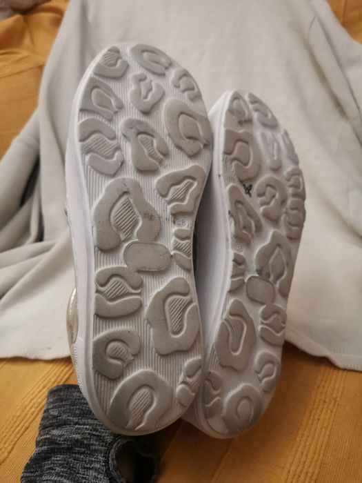 lekkie buty damskie, sportowe, złote