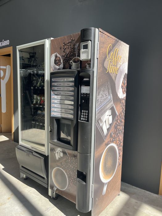 Máquina de vending - Necta Kikko e Slave