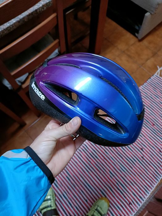 Capacete de ciclismo BELL em muito bom estado