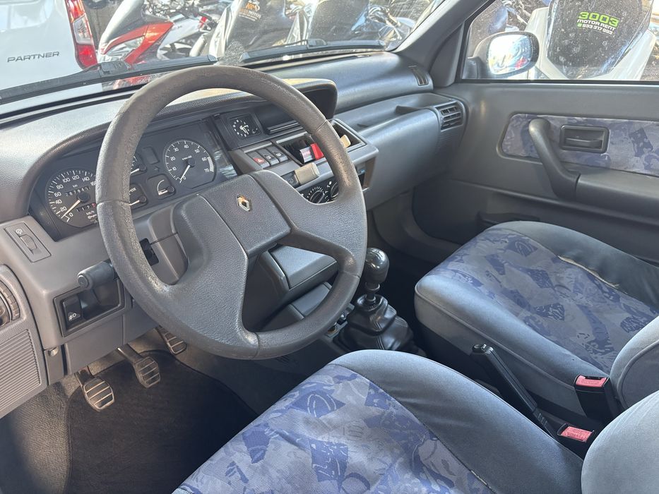 Renault Clio RT 1.2 1996 GPL foto 5