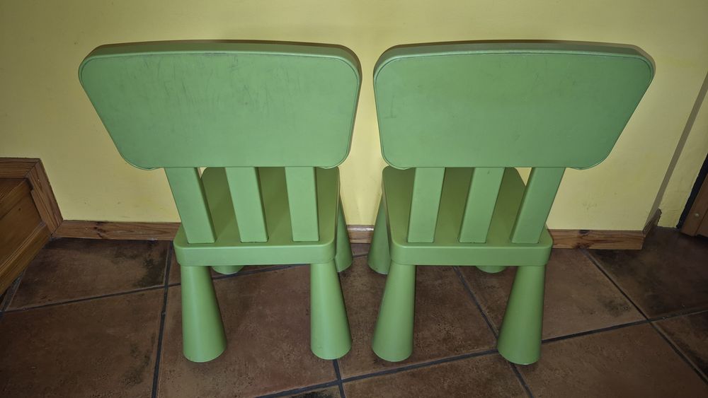 Stoliczek i dwa krzesełka dla dzieci. IKEA Mammut