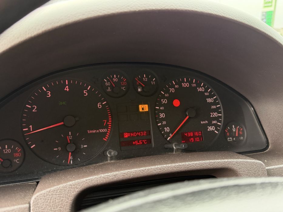 Audi A-6 C-5 ( Avtomat )