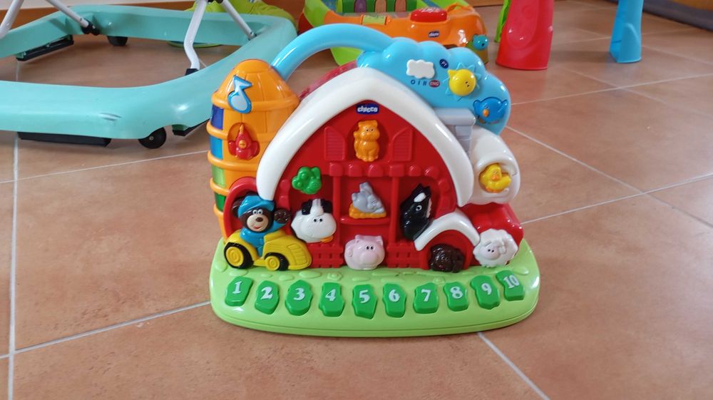 Conjunto criança - andarilhos/ brinquedos