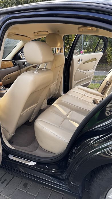 Jaguar S-Type 4.2 V8 • 2004 • 194 000 km