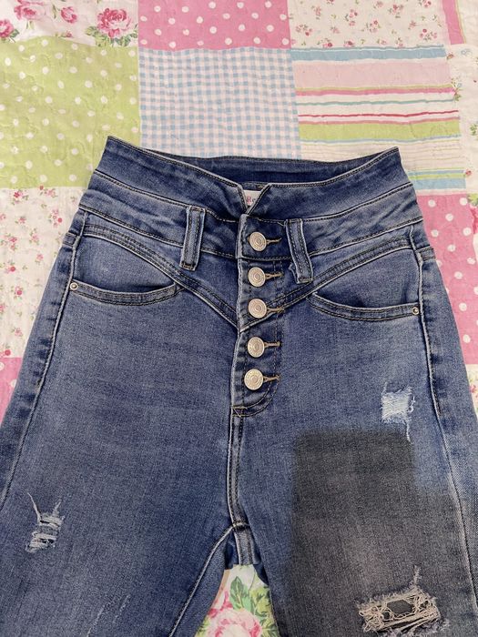 Nowe spodnie jeansy rurki Varlesca r. XS z przetarciami