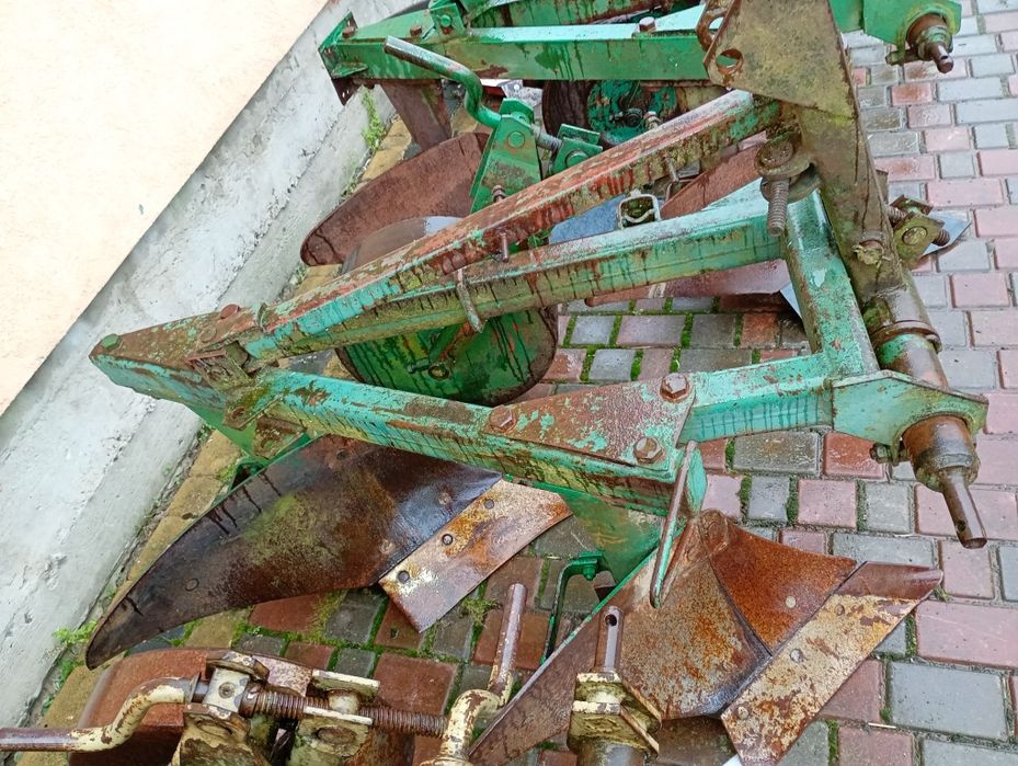 Продам плуги 2по30 3по30-2по30-4по30-4по25-5по25-2по25-3по25