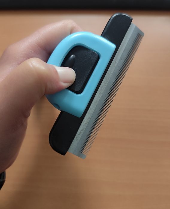 Escova para cão de fácil limpeza