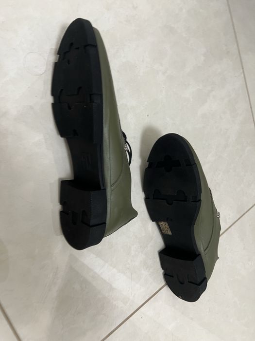 Продам шкірянітуфлі оливкового кольору