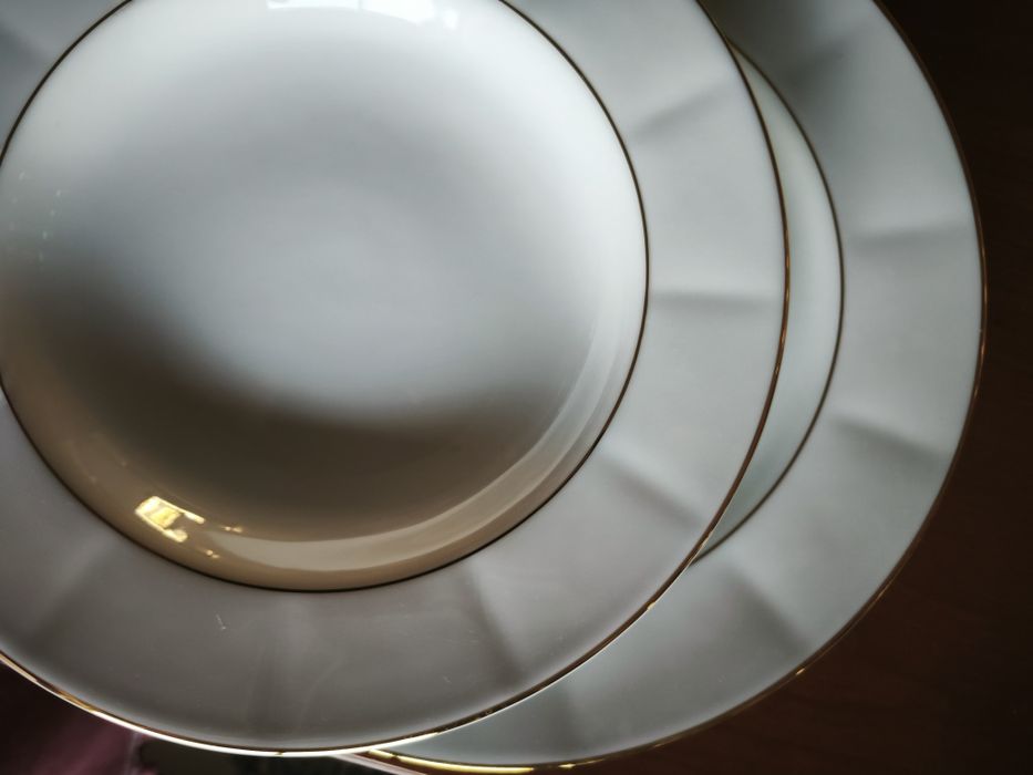 Serviço-Vista Alegre -Novo branco debruado a dourado