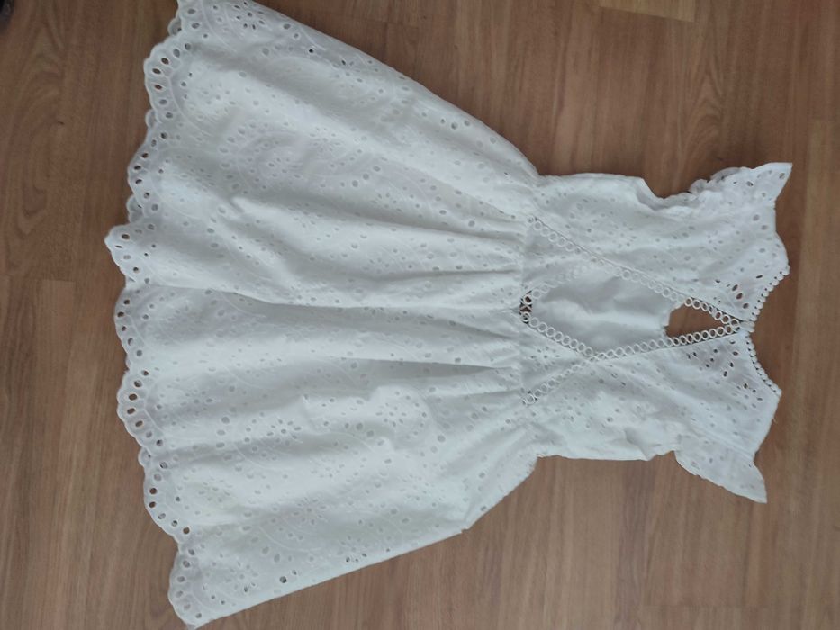Vestido branco bordado Boho costas nuas
