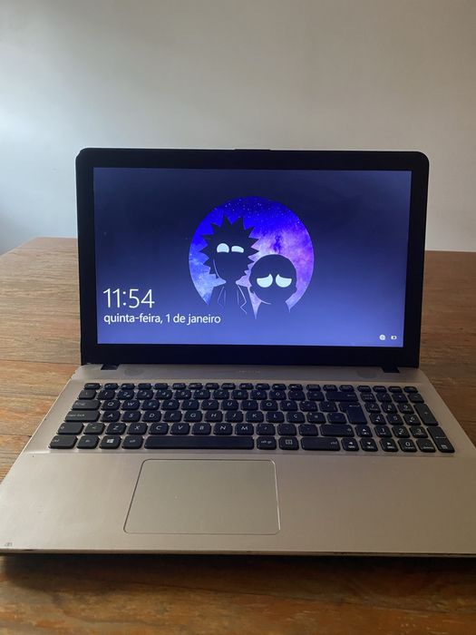 ASUS A541U – i5-7200U / 8GB RAM / SSD 480GB / GeForce 920MX