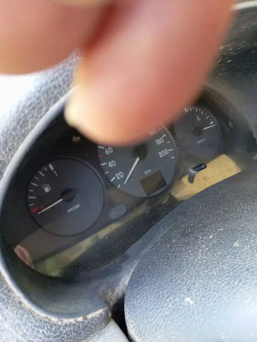 Renault Clio comercial vendo ou troco