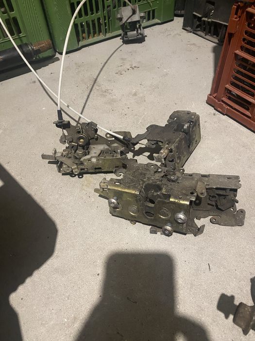 Замки дверей спрінтер лт