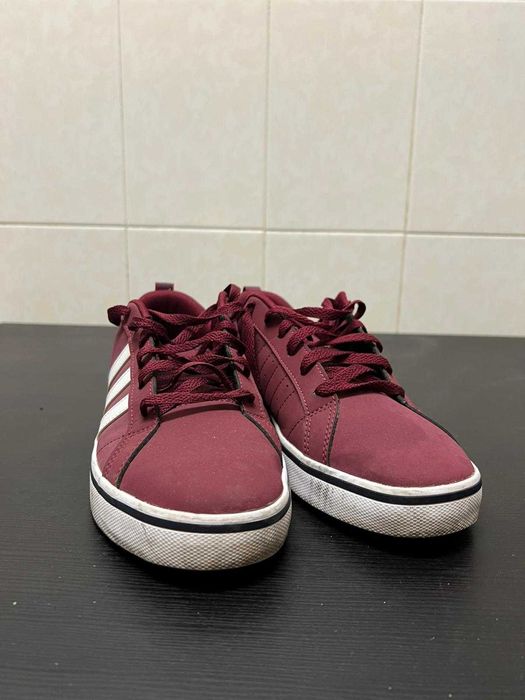 Ténis Adidas Bordo 43 1/2 Originais.