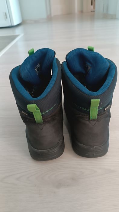 Зимові ботінки фірми Ecco 39