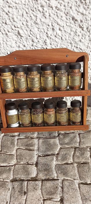 Estante em madeira. Quinta do Conde