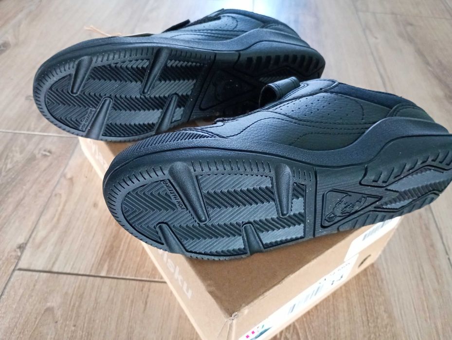 Czarne sneakersy 34