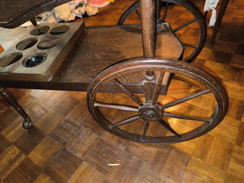 Carrinho de Bar Vintage – Madeira – 81cm Diâmetro