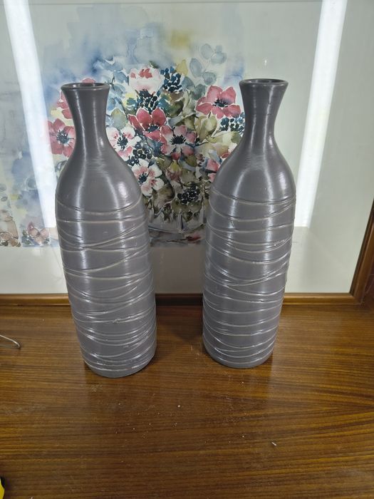 Zestaw 2 nowoczesnych wazonów dekoracyjnych – szare, ceramiczne