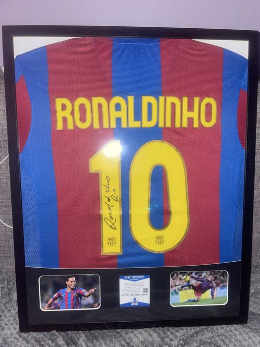 Ronaldinho Autograf – oprawiona koszulka FC Barcelona #10 + Certyfikat Beckett